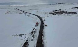 Çıldır Gölü'nde adım atacak yer kalmadı