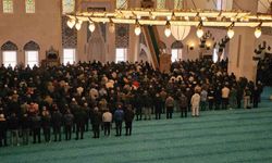 Cumhurbaşkanı Erdoğan'ın açtığı Uzun Mehmet Camii'nde Ramazan ayının ilk cuma namazı kılındı