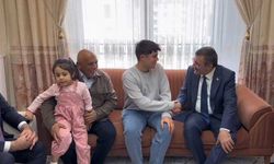 Cumhurbaşkanı Yardımcısı Yılmaz'dan depremzede aileye ziyaret