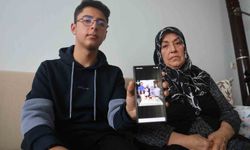 Depremde 3 kardeşini, annesini ve babasını kaybeden Furkan aile fotoğrafından geriye tek kaldı