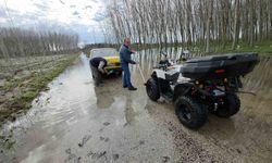 Edirne'de taşkın suları bedava yıkamaya dönüştü: Taşkını fırsata çevirdiler