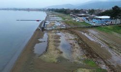 Fabrikaların tonlarca su çektiği İznik Gölü 200 metre çekildi