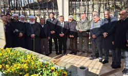 İskilipli Atıf Hoca kabri başında dualarla anıldı