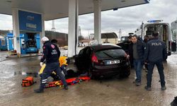 Karabük'te LPG istasyonuna çarpan otomobildeki 5 kişi yaralandı