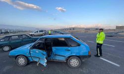 Karaman'da otomobiller çarpıştı: 2 yaralı