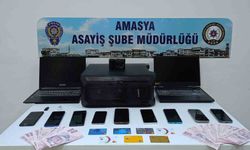 Kredi kartlarını kopyalayarak 2 milyon liradan fazla vurgun yaptılar