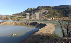 Manavgat Irmağı taştı, Antalya-Alanya otoban şantiyesi sular altında kaldı