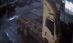 Manisa'da çalınan araç İzmir'de bulundu: Hırsızlık anı kamerada