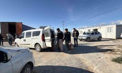 Mermer yüklü tırda gizlenen 4 kaçak göçmen yakalandı