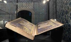 Osmanlı'nın en büyük mushafı Ramazan ayına özel ilk kez Topkapı Sarayı'nda sergide