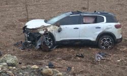 Otomobil şarampole yuvarlandı, aynı aileden 5 kişi yaralandı