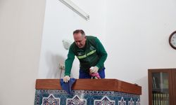Ramazan ayı öncesi Arnavutköy'de camiler gül suyu ile temizleniyor