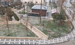 Şanlıurfa'da dolu yağışı sürücülere zor anlar yaşattı