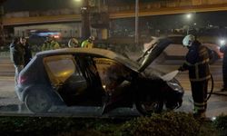 Seyir halindeki otomobil alev aldı, facia kıl payı atlatıldı