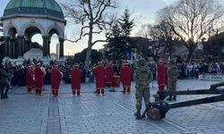 Sultanahmet'te Ramazan ayının ilk iftarında geleneksel top atışı yapıldı