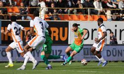 Trendyol Süper Lig: Corendon Alanyaspor: 0 - RAMS Başakşehir: 2 (İlk yarı)