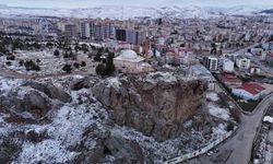 Uçurumun kıyısındaki türbede Ramazan yoğunluğu yaşanıyor