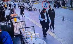 Yola fırlayan 7 yaşındaki çocuğa motosikletle çarptılar, arkalarına baka baka yollarına devam ettiler