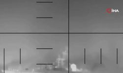 ABD, İran’a ait savaş gemisinin torpido ile vurulma anlarını paylaştı