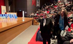 80 yaşındaki emekli öğretmen, kansere yenik düşen profesör kızını gözyaşlarıyla andı