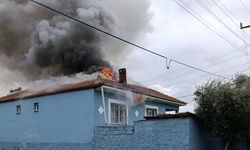 Alaşehir'de korkutan ev yangını