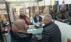 Altın fiyatları düştü, vatandaş kuyumculara akın etti
