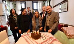 Asırlık çınar 100. yaş gününde yalnız bırakılmadı