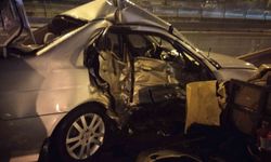 Ataşehir'de kontrolden çıkan otomobil bariyerlere ok gibi saplandı: 1 Ağır yaralı