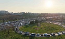 Bahçelievler Çobançeşme Kavşağı'ndaki trafiğe vatandaşlardan tepki