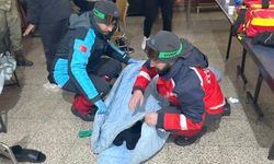 Başkale'de hipotermi şüphesi olan 2 göçmen kurtarıldı