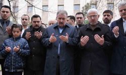 BBP Genel Başkanı Destici, Muhsin Yazıcıoğlu'nun kabrini ziyaret etti