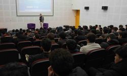 Bilim Merkezinde dronlar ve kullanımı söyleşisi