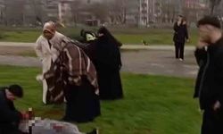 Bursa'da bıçaklı kavga...Boğazı kesilen kişi hayatını kaybetti