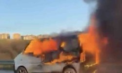 Bursa'da hafif ticari araç alev aldı