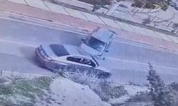 Çeşme'de kaza yapan sürücüye yumruklu saldırı kamerada