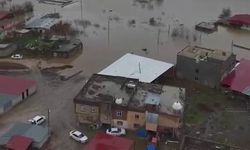 Dereler taştı, mahalle sular altında kaldı