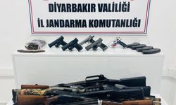 Diyarbakır'da jandarma operasyonlarında çok sayıda silah ve aparatı ele geçirildi