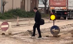 Edirne'de bozuk yollar sürücüleri ve yayaları canından bezdirdi