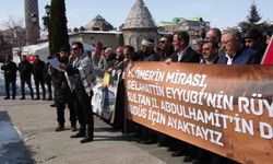 Erzurum Sivil Toplum Platformu üyeleri, Kudüs ve Aksa'nın özgürlüğü için yürüdü