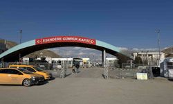 Esendere Sınır Kapısı'nda sessiz bekleyiş