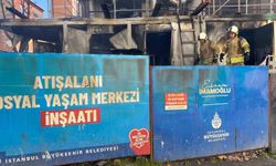 Esenler'de İBB şantiyesinde yangın: 3 konteyner zarar gördü