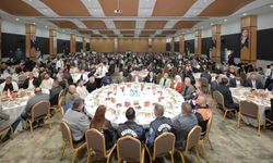 Esenyurt Belediye Başkan Vekili Can Aksoy, belediye personeli ile iftar programında bir araya geldi