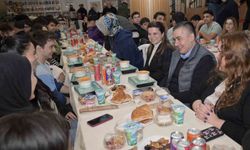 Esenyurt'ta gençlerle iftar buluşması