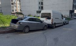 Esenyurt'ta içinde 16 öğrencinin bulunduğu servis minibüsünün freni boşaldı: O anlar kamerada