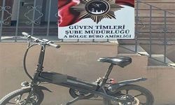 Fatih'te kadının cep telefonunu çalan hırsız yakalandı