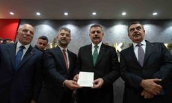 İçişleri Bakanı Çiftçi, AK Parti üyelik giriş beyannamesini imzaladı