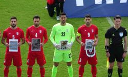 İran A Milli Futbol takımı, Kosta Rika maçına savaşta hayatını kaybeden çocukların fotoğrafıyla çıktı