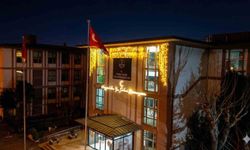 İstanbul'da bu yıl okulların sadece içi değil, dışı da Ramazan'la aydınlandı