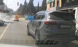 İzmir'de kural tanımaz sürücü araç kamerasına yansıdı