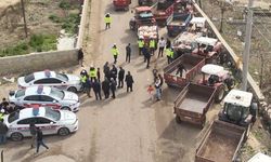 Jandarma 85 traktör sürücüsüne eğitim vererek reflektör dağıttı